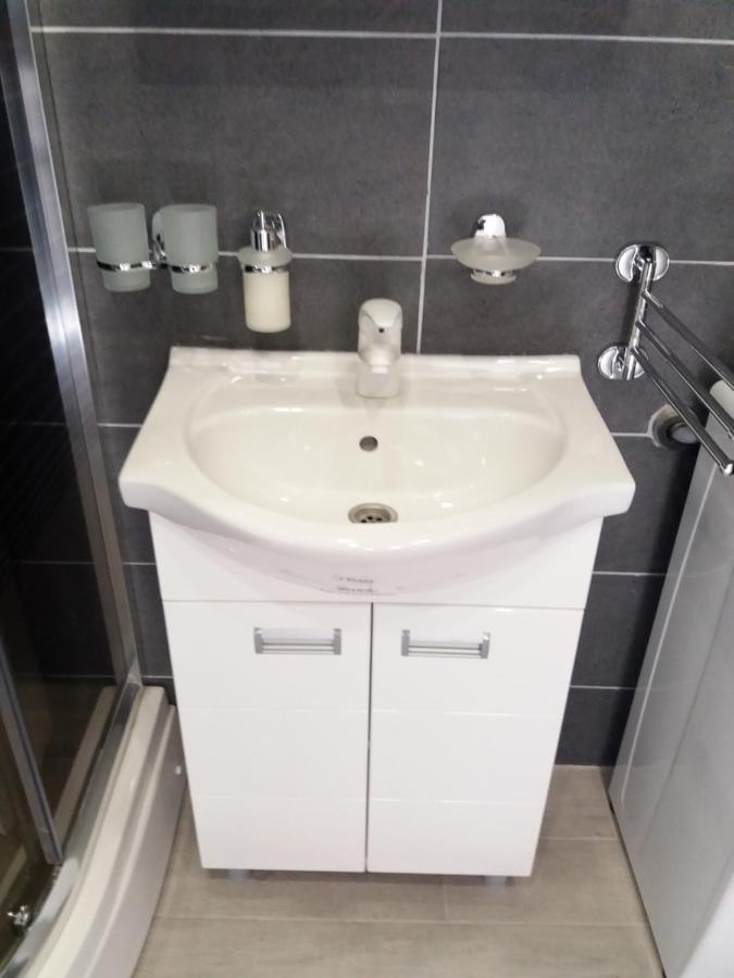Bianco Nero Nis