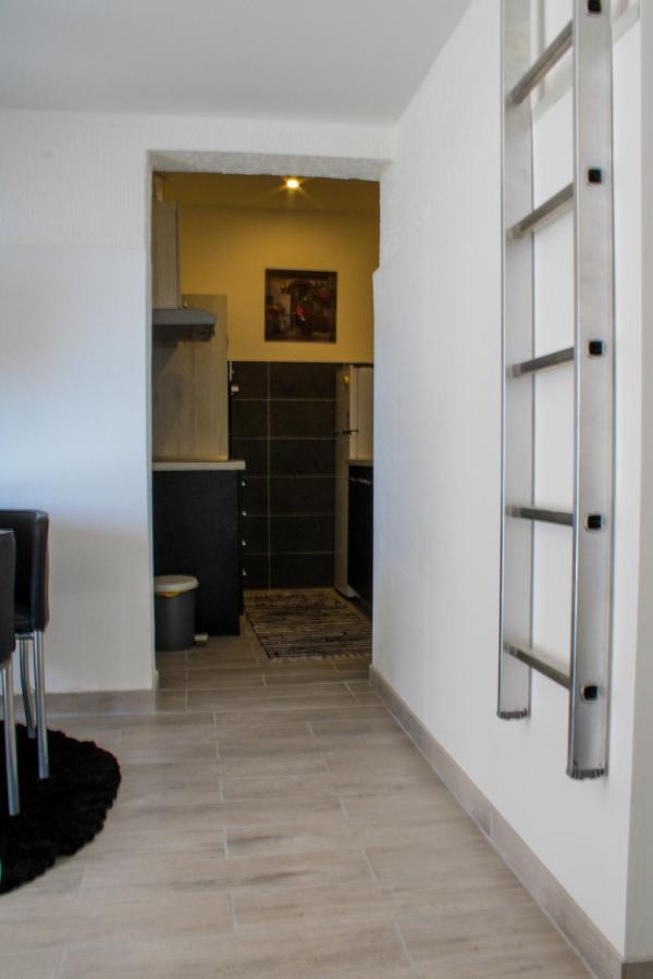 Bianco Nero Apartment *